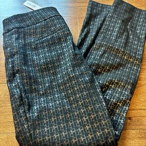 Chico's Black and Metallic Tiles Ankle Pant. 00R. NWT
